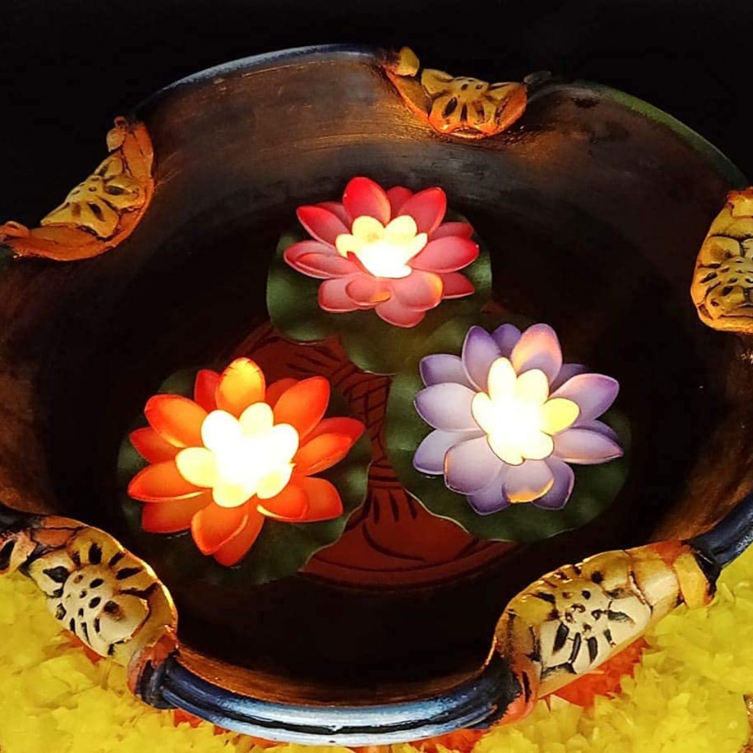 WaterLilies – Lotus Water Sensor Floating Candles